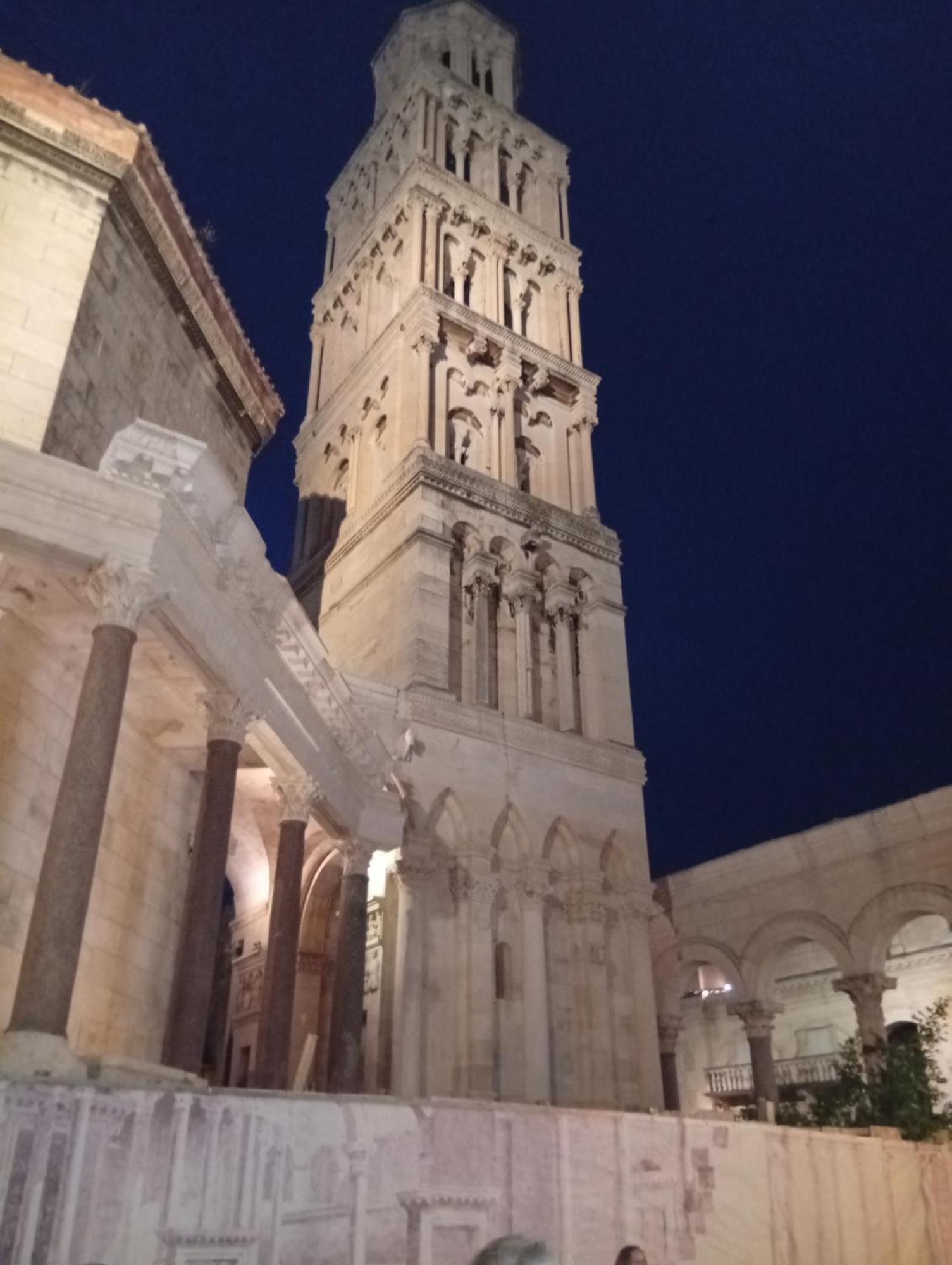 Habibi Come Tu Silver Gate Diocletians Palac Auberge de jeunesse Split